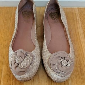 Vince Camuto size 7 flats